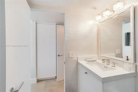 400 S Pointe Drive Miami Beach FL 33139