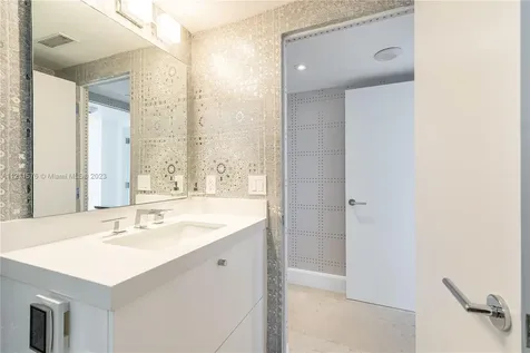 400 S Pointe Drive Miami Beach FL 33139