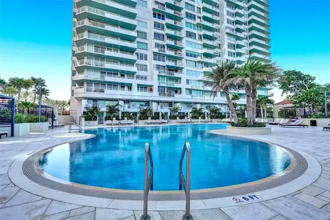 400 S Pointe Drive Miami Beach FL 33139