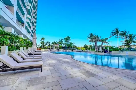 400 S Pointe Drive Miami Beach FL 33139