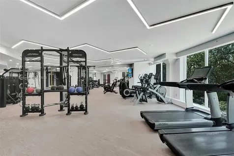 400 S Pointe Drive Miami Beach FL 33139