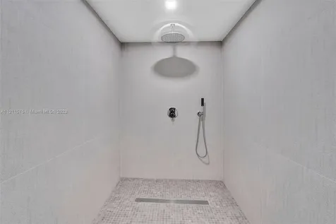 400 S Pointe Drive Miami Beach FL 33139