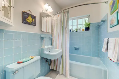 7548 SW 58th Avenue South Miami FL 33143