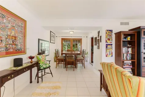 7548 SW 58th Avenue South Miami FL 33143