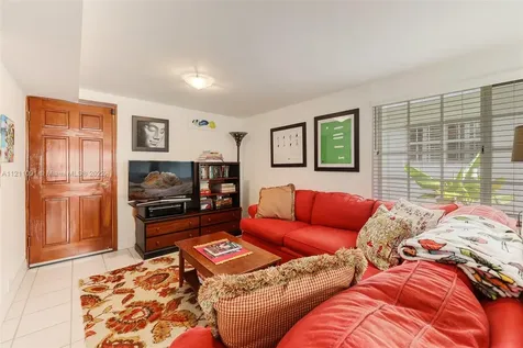 7548 SW 58th Avenue South Miami FL 33143