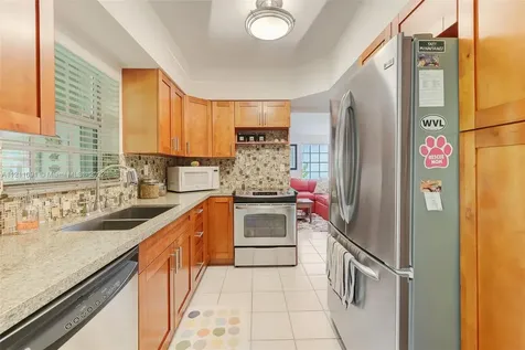 7548 SW 58th Avenue South Miami FL 33143
