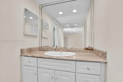 1131 SW 74th Avenue Plantation FL 33317
