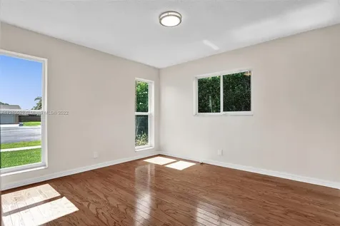 1131 SW 74th Avenue Plantation FL 33317