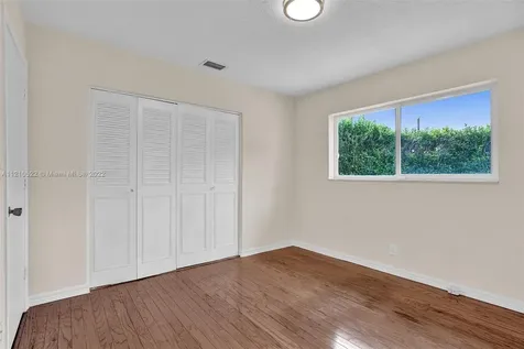 1131 SW 74th Avenue Plantation FL 33317