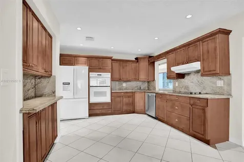 1131 SW 74th Avenue Plantation FL 33317
