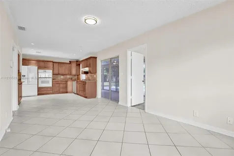 1131 SW 74th Avenue Plantation FL 33317
