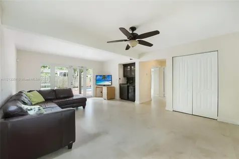 6250 SW 48th Street Miami FL 33155