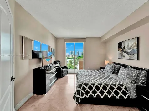 17555 Atlantic Boulevard Sunny Isles Beach FL 33160
