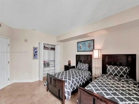 17555 Atlantic Boulevard Sunny Isles Beach FL 33160