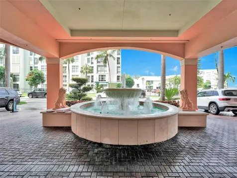 17555 Atlantic Boulevard Sunny Isles Beach FL 33160