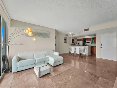 17555 Atlantic Boulevard Sunny Isles Beach FL 33160