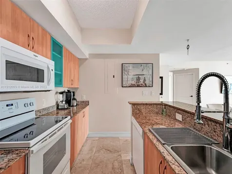 17555 Atlantic Boulevard Sunny Isles Beach FL 33160