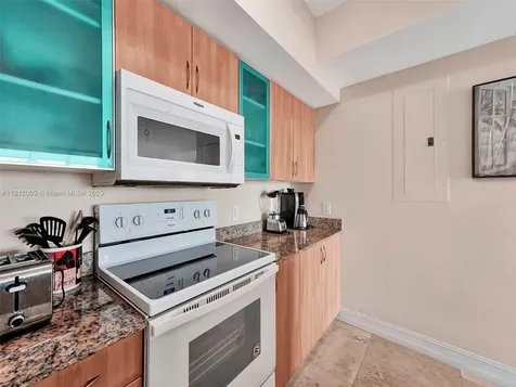 17555 Atlantic Boulevard Sunny Isles Beach FL 33160