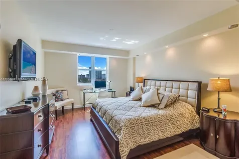 20000 E Country Club Drive Aventura FL 33180