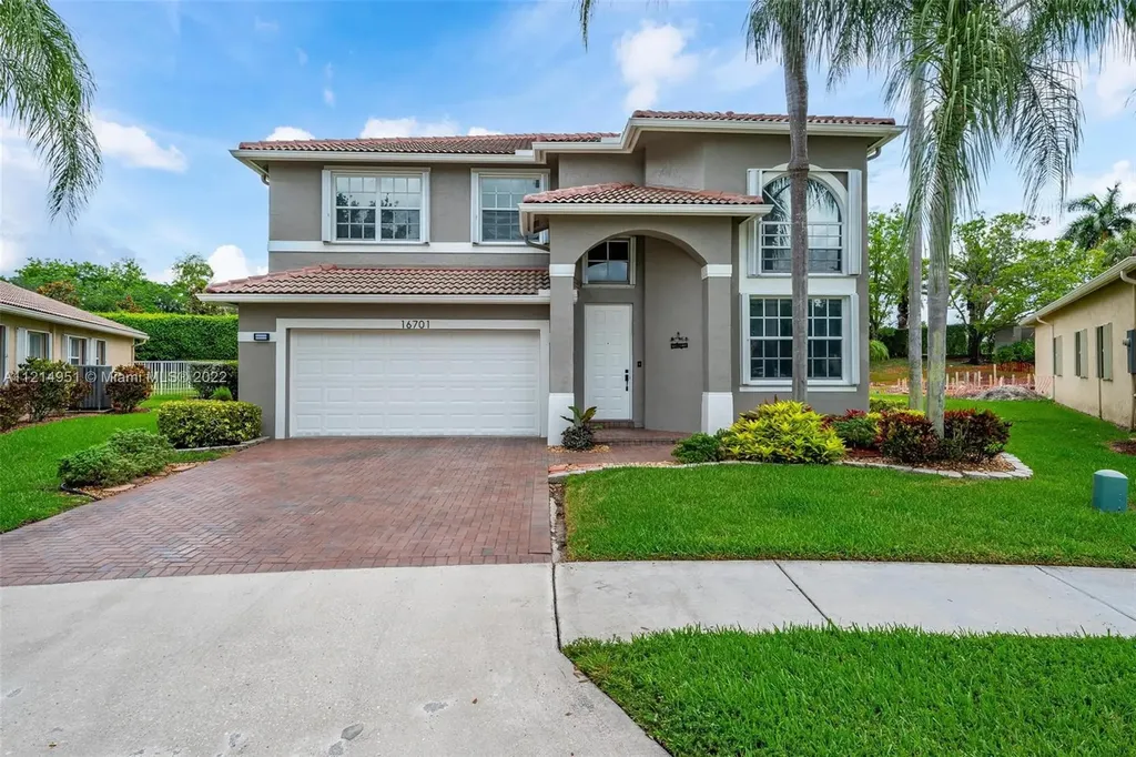 16701 Sapphire Springs Weston FL 33331