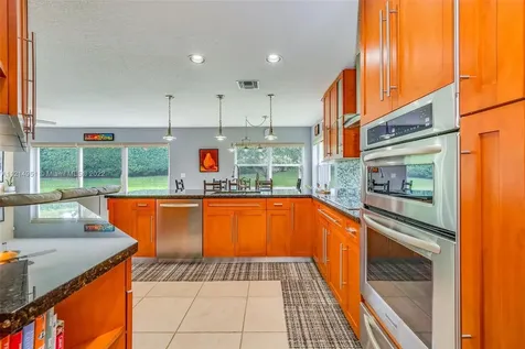 16701 Sapphire Springs Weston FL 33331