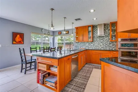 16701 Sapphire Springs Weston FL 33331