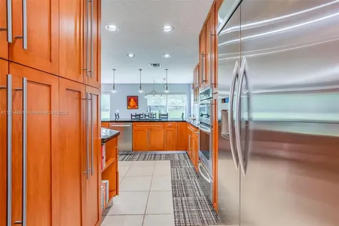 16701 Sapphire Springs Weston FL 33331