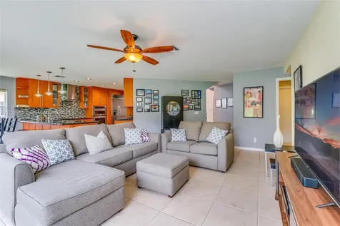 16701 Sapphire Springs Weston FL 33331