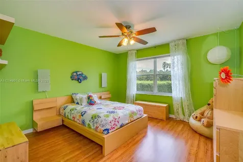 16701 Sapphire Springs Weston FL 33331