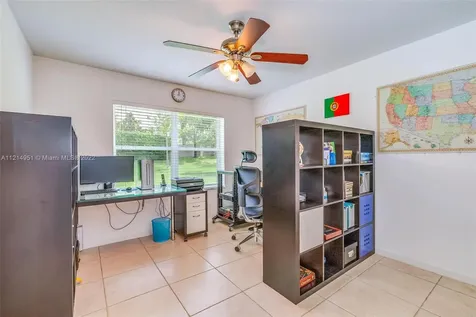 16701 Sapphire Springs Weston FL 33331