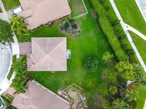 16701 Sapphire Springs Weston FL 33331