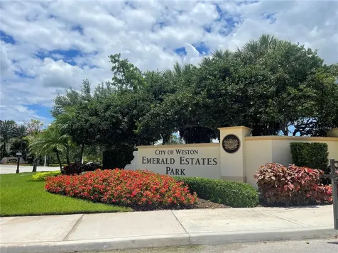 16701 Sapphire Springs Weston FL 33331