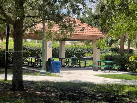 16701 Sapphire Springs Weston FL 33331