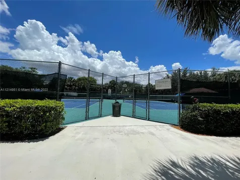 16701 Sapphire Springs Weston FL 33331