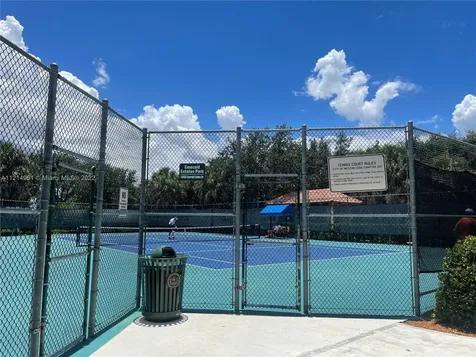 16701 Sapphire Springs Weston FL 33331
