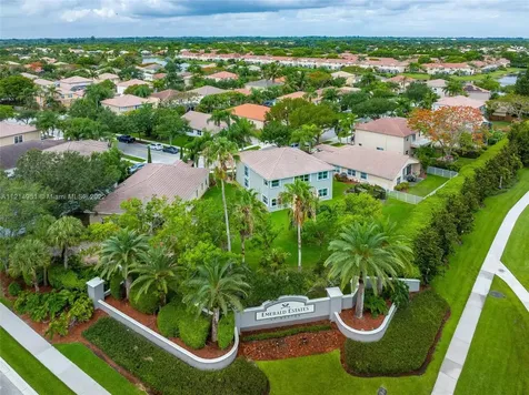 16701 Sapphire Springs Weston FL 33331