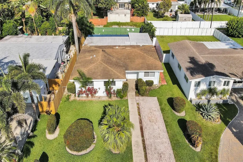 121 NE 2nd Avenue Dania Beach FL 33004