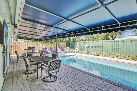 121 NE 2nd Avenue Dania Beach FL 33004