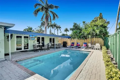 121 NE 2nd Avenue Dania Beach FL 33004