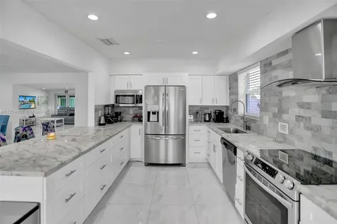 121 NE 2nd Avenue Dania Beach FL 33004