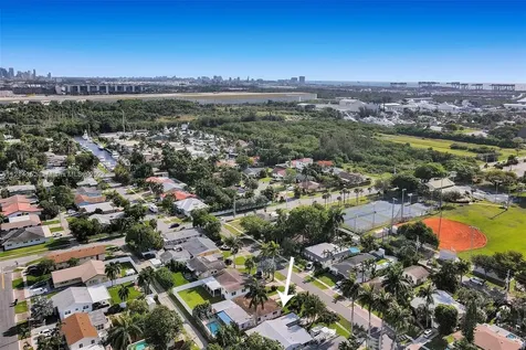 121 NE 2nd Avenue Dania Beach FL 33004