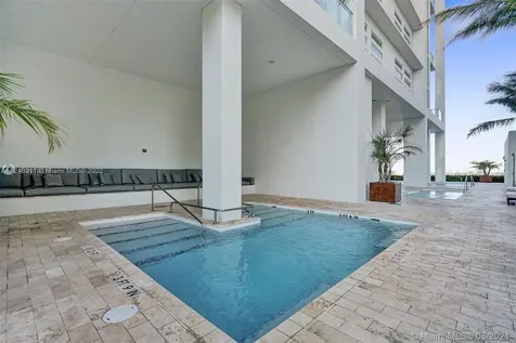 Miami FL 33132