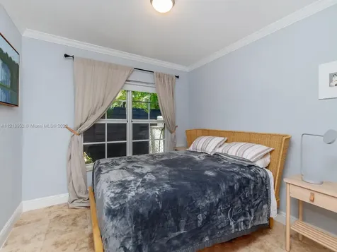 385 W Heather Drive Key Biscayne FL 33149