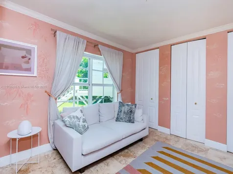 385 W Heather Drive Key Biscayne FL 33149