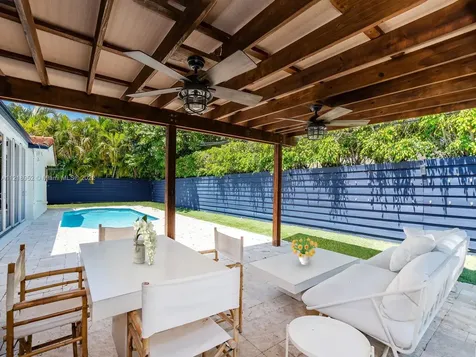385 W Heather Drive Key Biscayne FL 33149
