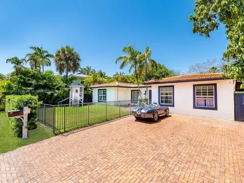 385 W Heather Drive Key Biscayne FL 33149