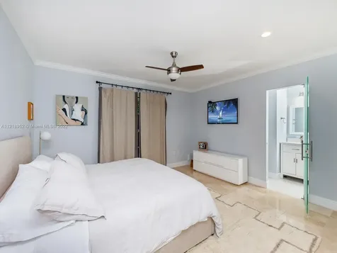 385 W Heather Drive Key Biscayne FL 33149