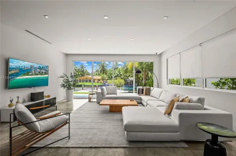 867 NE 76th Street Miami FL 33138