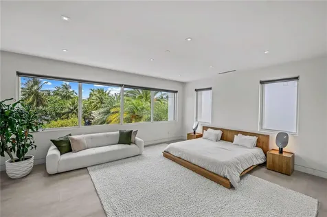 867 NE 76th Street Miami FL 33138