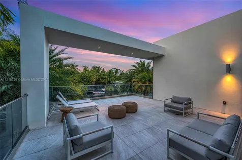 867 NE 76th Street Miami FL 33138